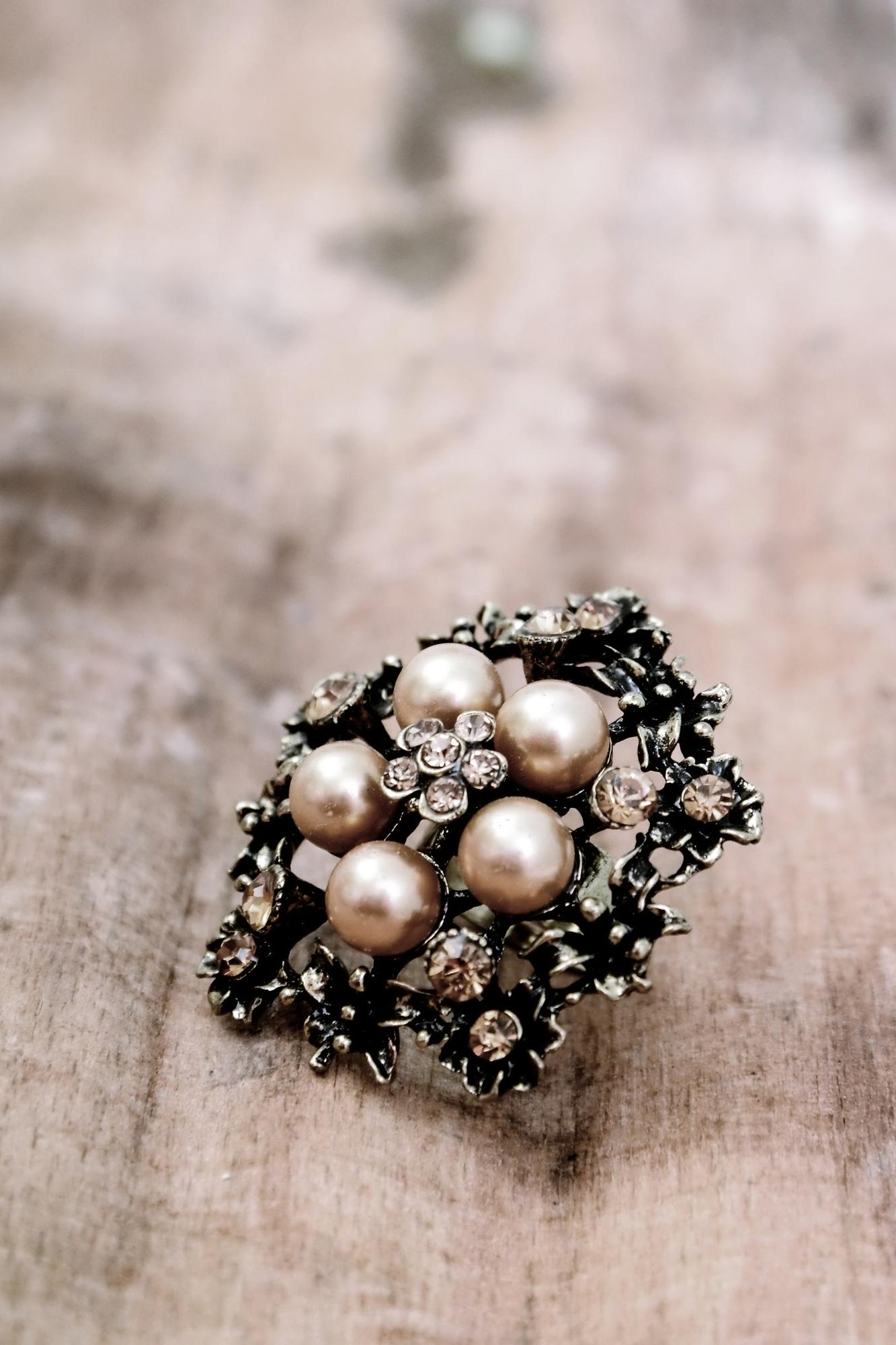Broche Perléa